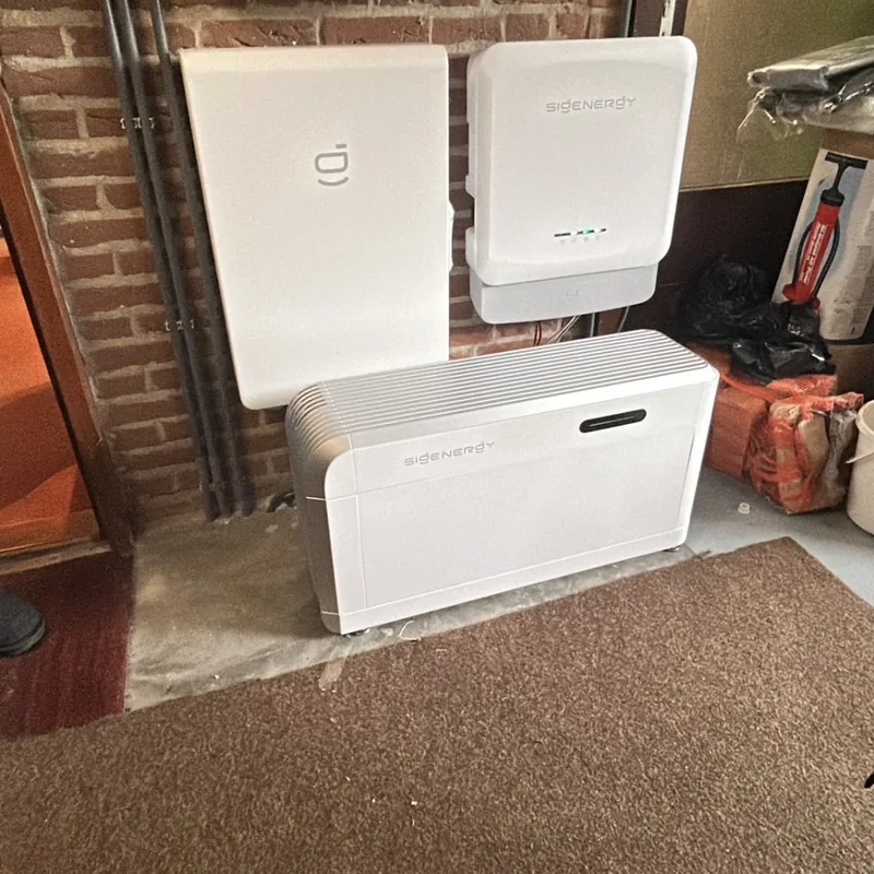 Sigenergy thuisbatterij en omvormer in bijkeuken